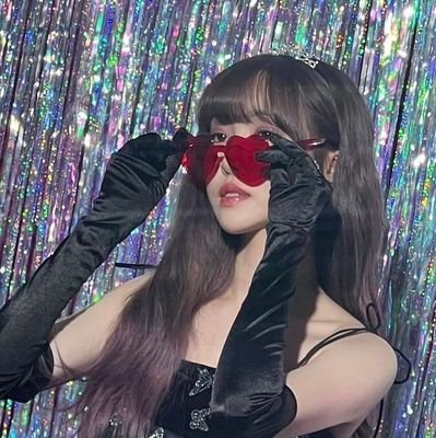 justice for 🇵🇸🇺🇦🇨🇩🇸🇩 | any pronouns | english australian | girl group stan | meubuddysomnia ult
