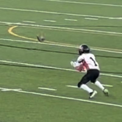 ⭐️Wide receiver ⭐️Roseburg high-school height 5,5 weight 125. GPA 3.60 freshman Email trevoru64@gmail.com