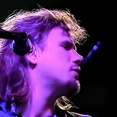 This is the OFFICIAL twitter page for JEFF HEALEY!
...and be sure to check out our official website...
