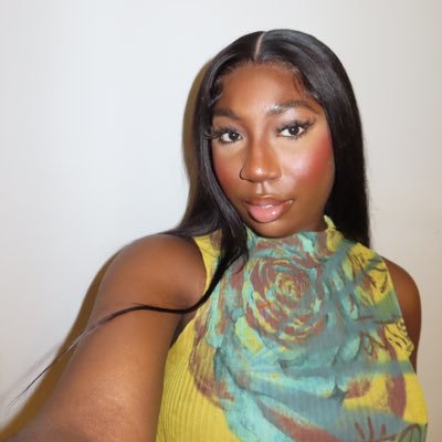 25 | multi-hyphenated babe. | pr girl | dhuncho/daphodil to some | @arsenal @chicagobulls @49ers