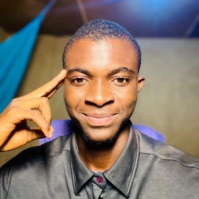 Salamex240's profile picture. Graphics designer 💻|| Brand manager✨|| medical student 👨‍⚕️💉|| content creator ✨|| Video editor 💻