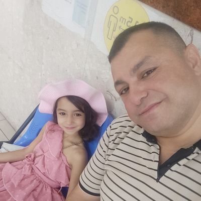 Mohammed Ibrahim | I live in the midst of life and war in Gaza despite the pain | I seek the safety of my family and children🇵🇸🍉