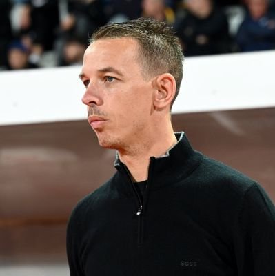 Suiveur du football, réalisateur TV en devenir
Expatrié 🇧🇻
@asnlofficiel https://t.co/gkRrtpwhoU
🇨🇵🇳🇴