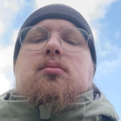 luberdak's profile picture. W wolnych chwilach gadam o piłeczce - @OBogowiePodcast

2020 - 2022 redaktor w @slasknet,
Od 2022 reporter w radiu Eska Wrocław.