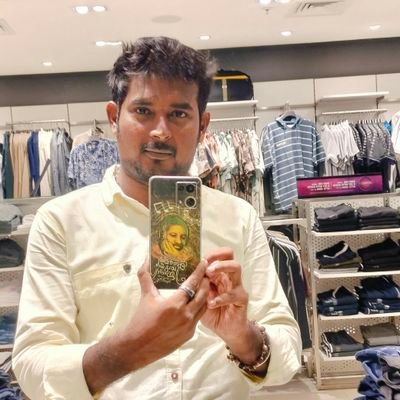 ஒரு உன்மை சொல்லி பல தவறுகள் நிகழ்ந்தால் அதைவிட ஒரு வன்முறை எதுவும் கிடையாது.இசையும் காதலும் சலிக்காத ஒன்று.🙌