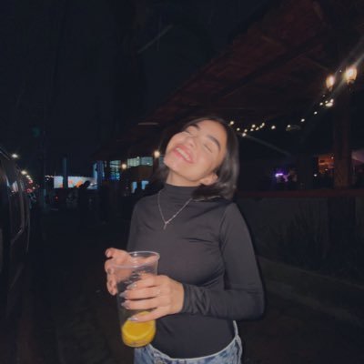 httpmirella_'s profile picture. minha personalidade é ser  obcecada pela minha dona