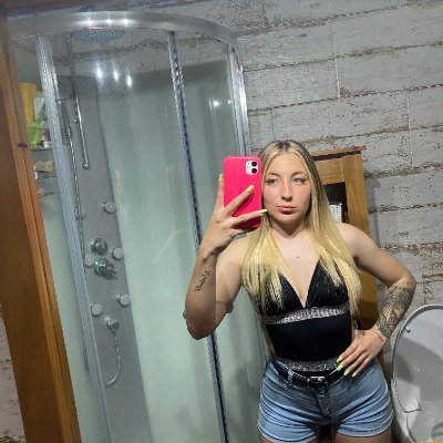 Amannderss_'s profile picture. A little bit of chaos and a lot of love