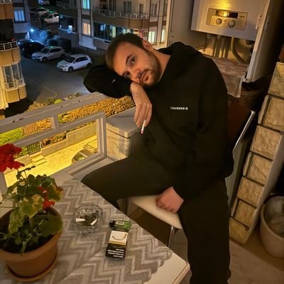 americanhaikuu's profile picture. bazı şeyler var tupac olsam anlatamam.