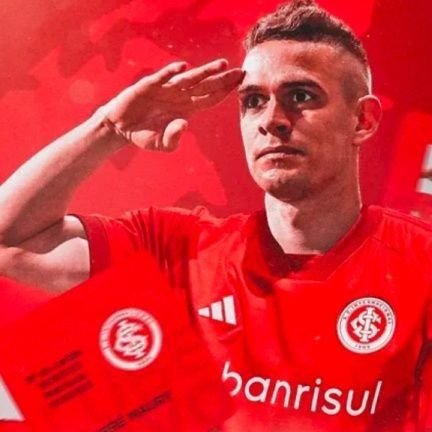 Fanático por futebol e pelo colorado. Tô aqui pra falar sobre o melhor atacante do Internacional. O craque do Beira-Rio, Rafael Borré.