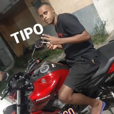 Sou do tipo que não demonstra muito, mas sente mais do que devia.
