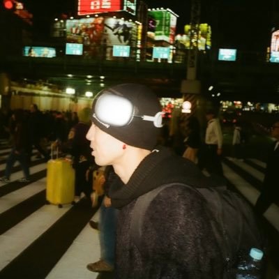 yakirazzz's profile picture. oo