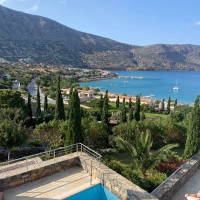 Javier944712106's profile picture. “you don’t negotiate with a lion when your head is on his mouth” - Churchill