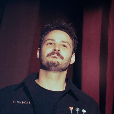 Je suis content quand les gens rient. Je travaille donc à provoquer cet état. Amicalement.