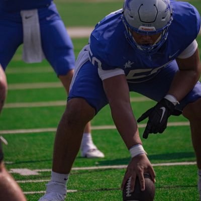 center/guard @kc_mtxe 6’3, 305 |6’7 wingspan|12 in hands|3.4 core gpa|bench 365|squat 605|email- Marcus.Smith7276@gmail.com|NCAA ID~2205548417