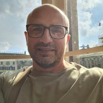 Vincisco's profile picture. Mi sa che non ce la possiamo fare.