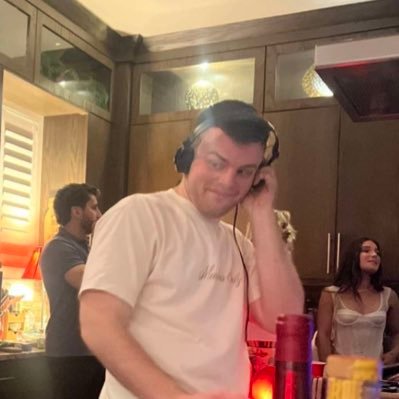 jsh_msn's profile picture. yes