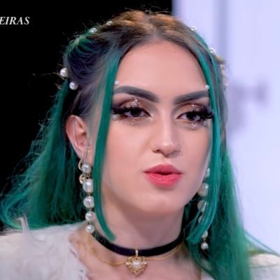 gente meu perfil não é DEMOCRÁTICO, não venham discordar do que eu posto. meu perfil é uma monarquia e a rainha sou EU