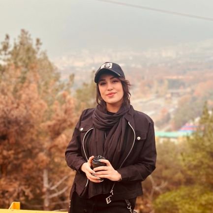اگر چرخ وجود من از این گردش فروماند،
بگرداند مرا آن کس که گردون را بگرداند...
.