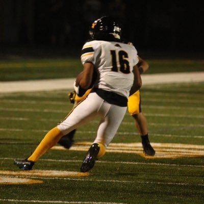ethan_r013's profile picture. Football-RB |5’9”|160lbs|MVHS|Track and Field