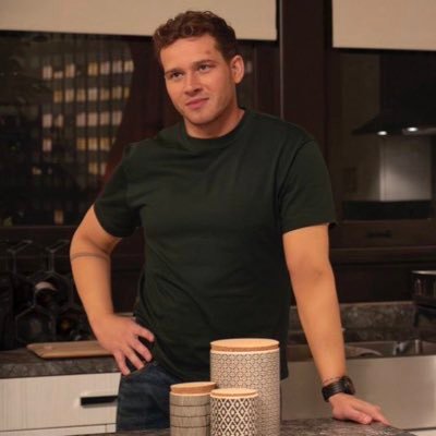 seanceomens's profile picture. barricade warrior