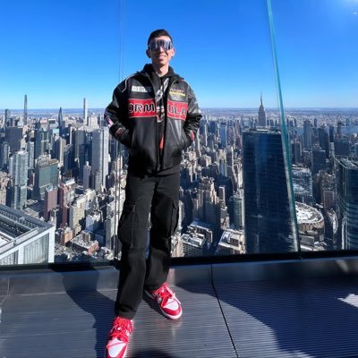 nicksilos19's profile picture. 🏊🏽⚽️