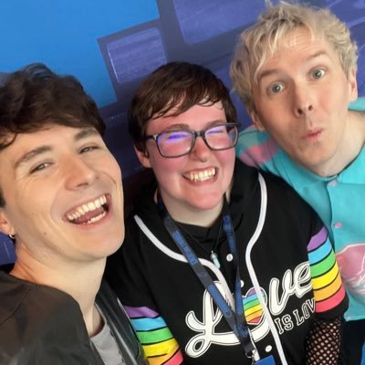 22 ~ Agender ~ 🏳️🌈 ~ 🖤🩶🤍💜 ~ stoner ~ 10 year long dip and pip stan ~ MET THEM 11/14/24?! ~ I do in fact yap ~ FREE PALESTINE 🇵🇸