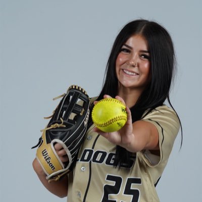 ChloeJewitt16's profile picture. @BryantSoftball  2024 LHP/OF
