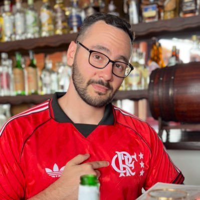 Advogado, Professor, Empresário, Rubro-Negro e fã de Formula 1, mas aqui um comentarista de coisas aleatórias.