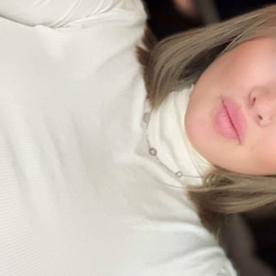 leprivedelola's profile picture. Je suis la tristesse en personne