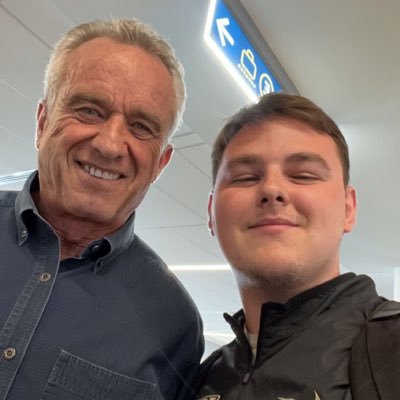 arlacy40's profile picture. 