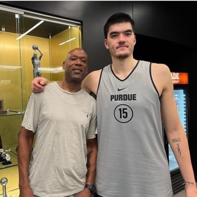 BoilerBallin's profile picture. Purdue Basketball 🏀 Hoosier by birth, Boilermaker by the Grace of God. Soon to be 2026 National Champions (fuckit let’s win it)🏆