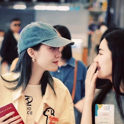 Pull2727's profile picture. Đừng cố gắng phân rõ trắng đen mà nhất định phải biết rõ trắng đen