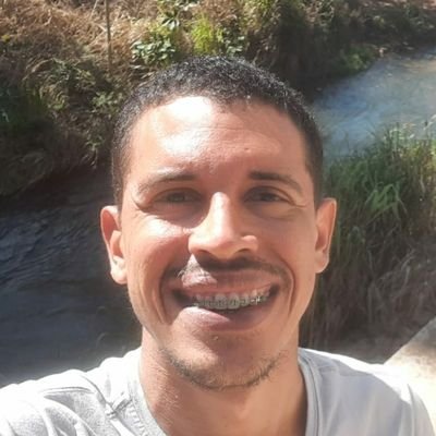 Luis_Vivar90's profile picture. Selección de fútbol de Panamá 🇵🇦, Árabe Unido 💙, Real Madrid 🇪🇸, Leeds United 🏴󠁧󠁢󠁥󠁮󠁧󠁿.