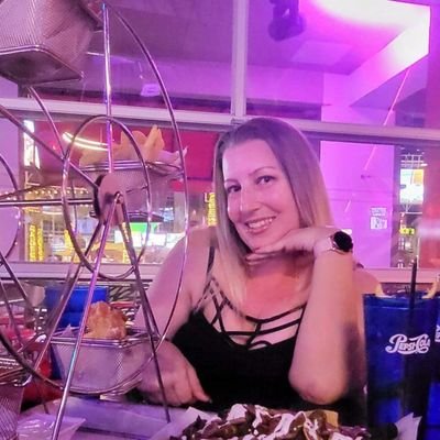 ♥ NKOTB, Friends TV, Disney, gaming, concerts & pop culture. RI girl 4 life but currently residing in AZ. My body may be in 2024 but my ❤ is in the 80's & 90's