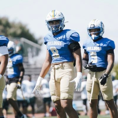 Rey_Uti's profile picture. 6’3/ 230 lbs/ Defensive End/ https://t.co/ud7bhNF6KW. @reynold.uti07@gmail.com