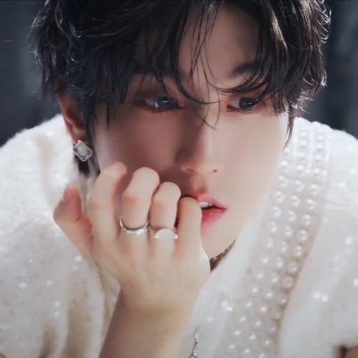 lyriko148's profile picture. @/leemeow.art on insta