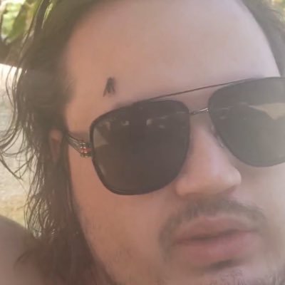 Miazaki_scam's profile picture. let’s see how long my account lasts