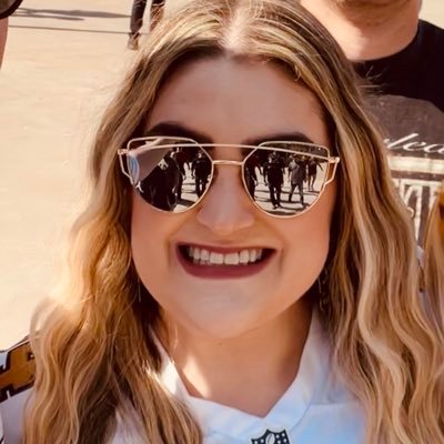 Sports fanatic. Coffee addict. TV junkie. One day I’ll love food & fun again #LongCovid #WHODAT #WBD #OneNOLA SPENCER RATTLER🐍 HERB JONES 🐠 Stan Account #DPOY