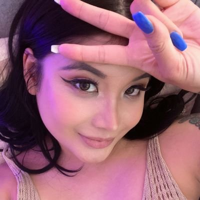 brennasparks222's profile picture. stick around and find out 🥵