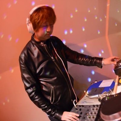 「にしびろ」読みのフリーランス音楽ライター。WEB(ナタリー、リアルサウンド、ビルボードジャパン、Rolling Stone Japan、SPICEなど)や雑誌(日経エンタ、カドカワ、Ani-PASS、B-PASSなど)で書いたりDJやったり。洋邦ロック/メタル/アイドル/アニメ/ホラー映画など雑多につぶやきます。