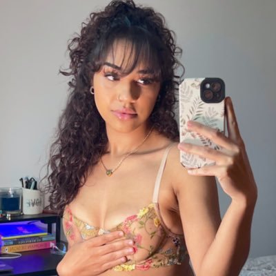 ✨very chill, very seductive, always in my element✨ I show it ALL on my OF page ↴