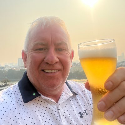 Para Regt 23 years, had a great time. Welsh but living in England.