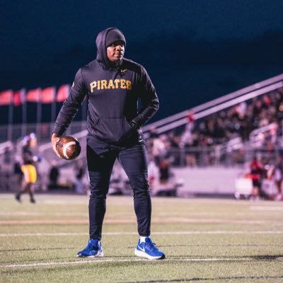 Grind_Athlete11's profile picture. Child Of God⚡ Luke 1:37 RB🏈 LaVega Asst 🏀Coach| 💪🏾 MS.Coord| Mentor, Personal Trainer, UTyler Alumni🏀 🔛🔝🔜