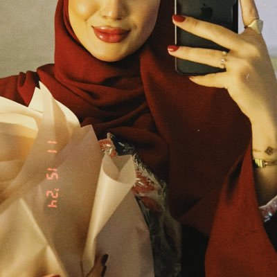 __therealmoz's profile picture. مِن قَلبِ البساطَة يأتِي الجَمالُ المُسَتثنى🕊