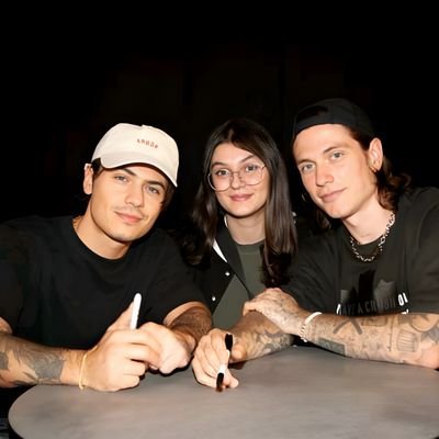 ale_benji_fede's profile picture. “𝒄𝒐𝒎𝒆 𝒑𝒆𝒓 𝒊 𝒃𝒂𝒎𝒃𝒊𝒏𝒊, 𝒍𝒆 𝒔𝒕𝒆𝒍𝒍𝒆 𝒇𝒊𝒍𝒂𝒏𝒕𝒊”🎇

𝟐𝟖/𝟏𝟎/𝟐𝟎𝟐𝟒💌