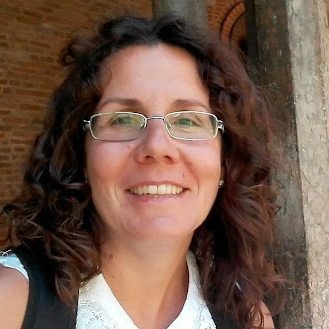 Maestra con ganas de aprender, apasionada de las TIC,TAC... del aprendizaje cooperativo, del plurilingüísmo, con ganas de aprender de mi alumnado.