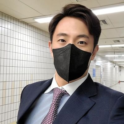 挽救生命并不容易。😷😷 台 as作为一名军事 医生,我经历了很多事情。我看到了很多硬物。许多人死亡,许多人得救。这并不容易,但我说我会继续努力,并确保我能做到最好,每个人都会感激和友好