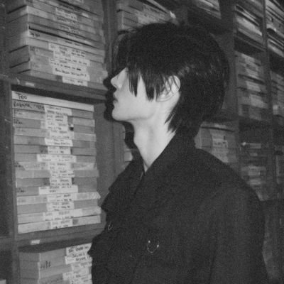 noeveic's profile picture. admiring abstract schemes, natural poetry. | as an amateur writer, seventeen. classification of life; read-write-literature.