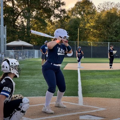 3rd base/utility bat R/R Nola 16u White 3.5 GPA Dutchtown high C/O 2026 lady griffin softball email:@bwest2006@icloud.com