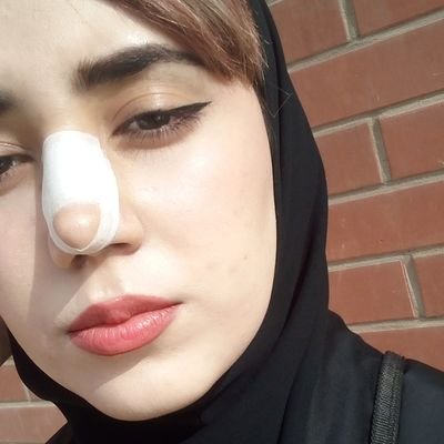 rosearysh's profile picture. 